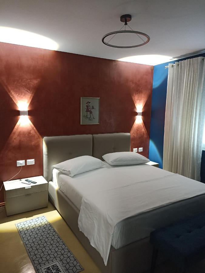 Oak Street Apartment Tirana Bagian luar foto