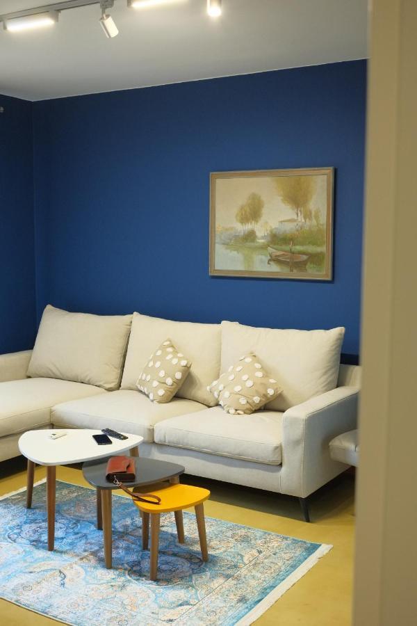 Oak Street Apartment Tirana Bagian luar foto